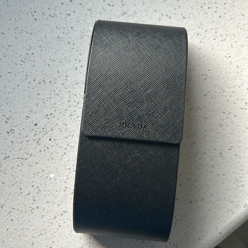 Prada sunglasses - Picture 3 of 16